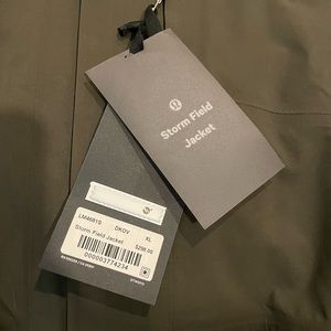 BRAND NEW Lululemon Mens Storm Field Jacket size XL color Military Green